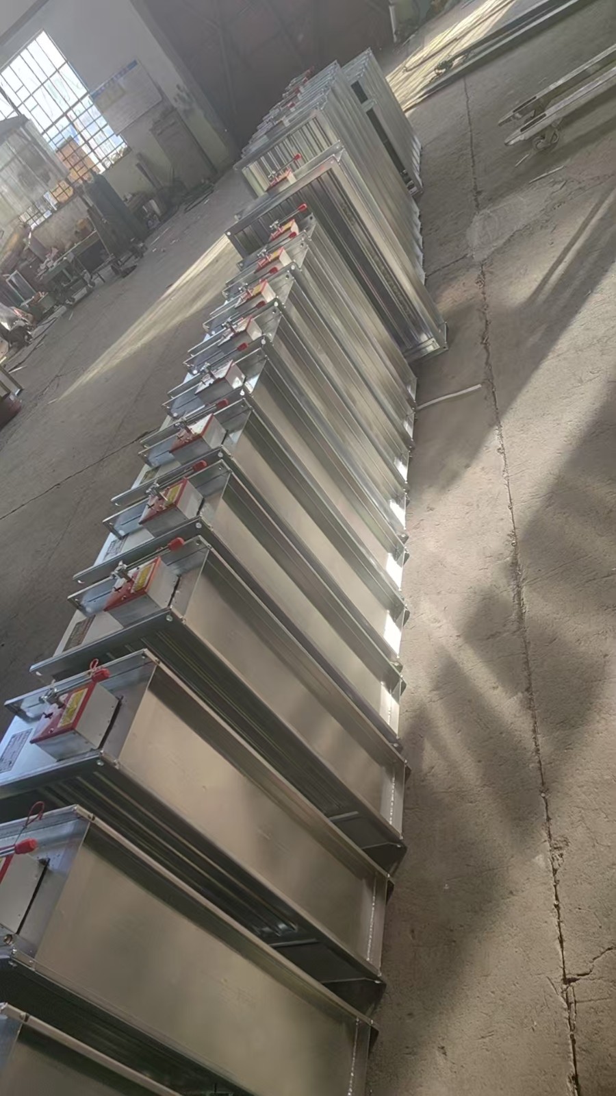 通风与空调工�E�中的防烟防火阀